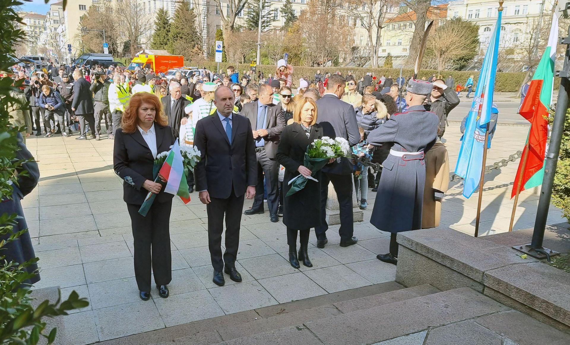 България се покланя пред Апостола на свободата Васил Левски! - КАПИТАН